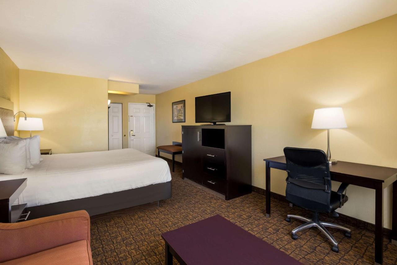 Best Western Escondido Hotel מראה חיצוני תמונה